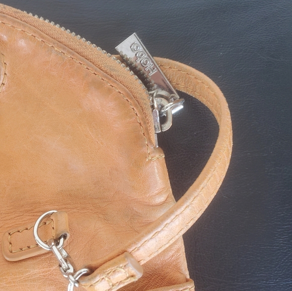 Hobo The Original Envelope Style Convertible Crossbody Clutch Leather Bag. - Picture 7 of 14